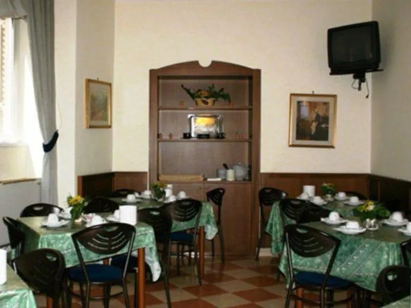 Hotel Paris Ρώμη 3*,